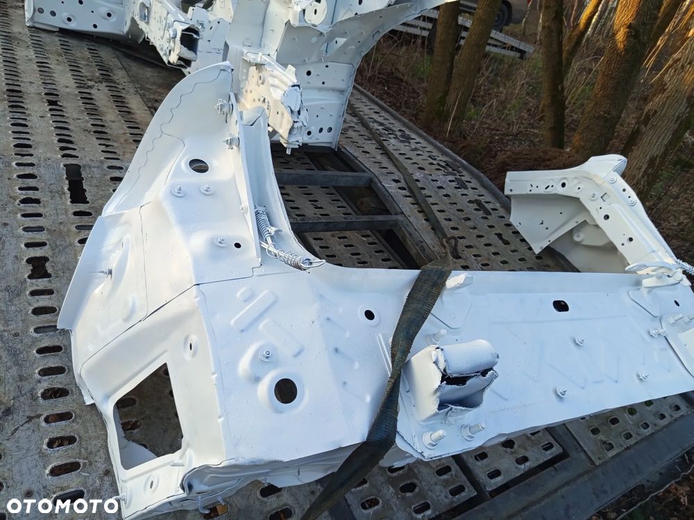 PAS TYLNY BMW X5 G05 F95 18- - 3