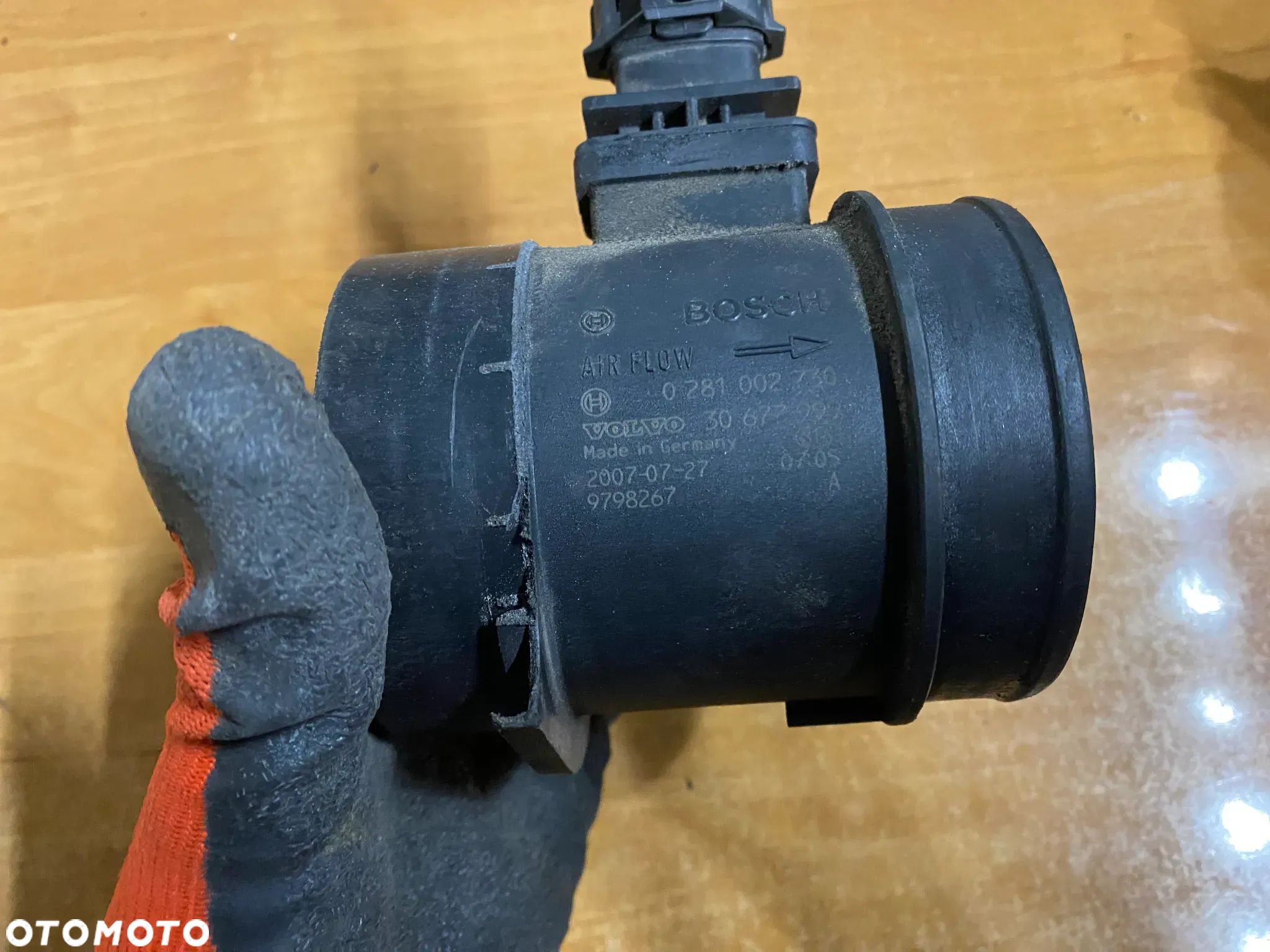 PRZEPŁYWOMIERZ 0281002730 30677999 9798267 VOLVO V70 2,4 - 1