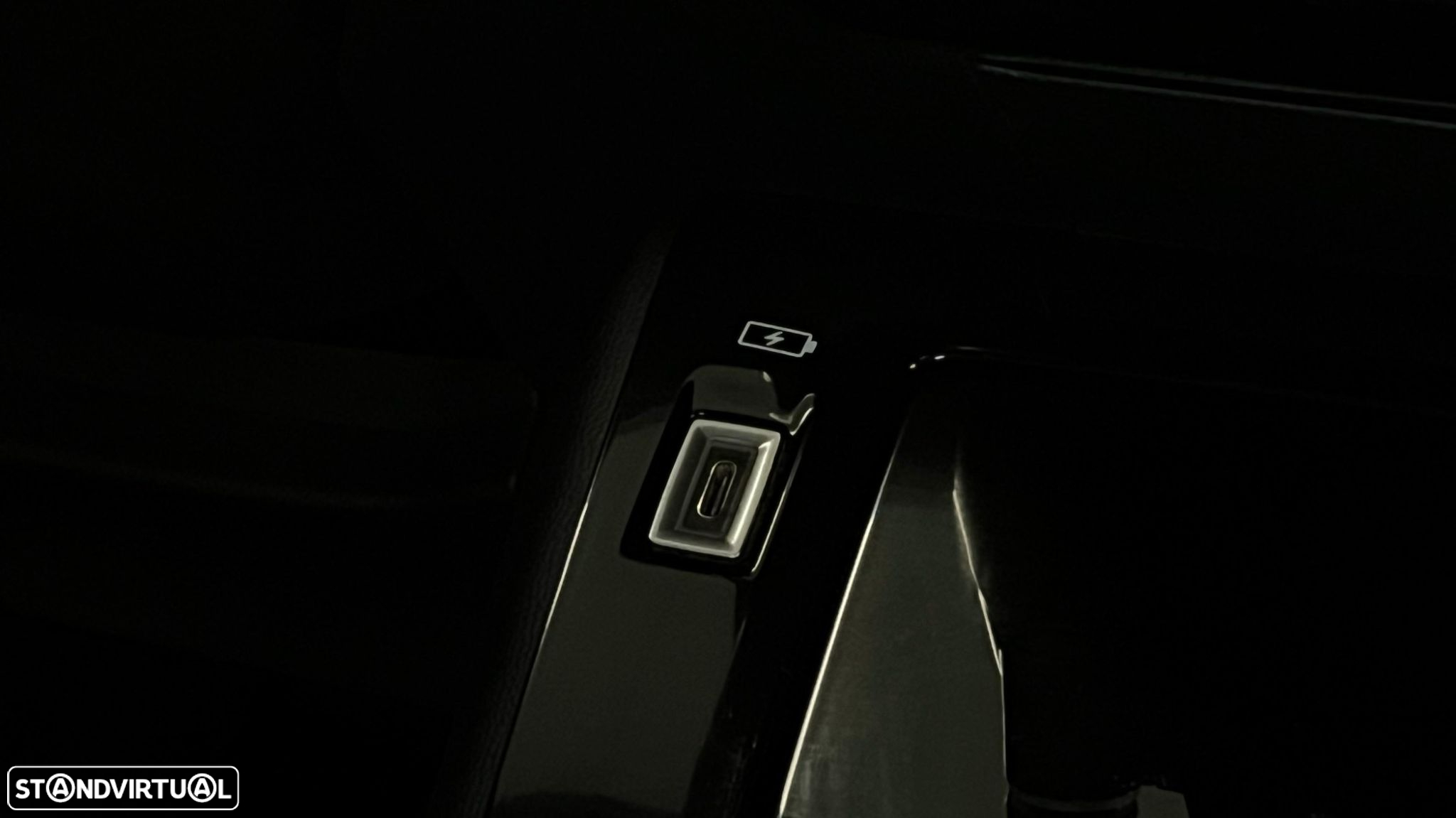Peugeot e-2008 50 kWh Allure - 35