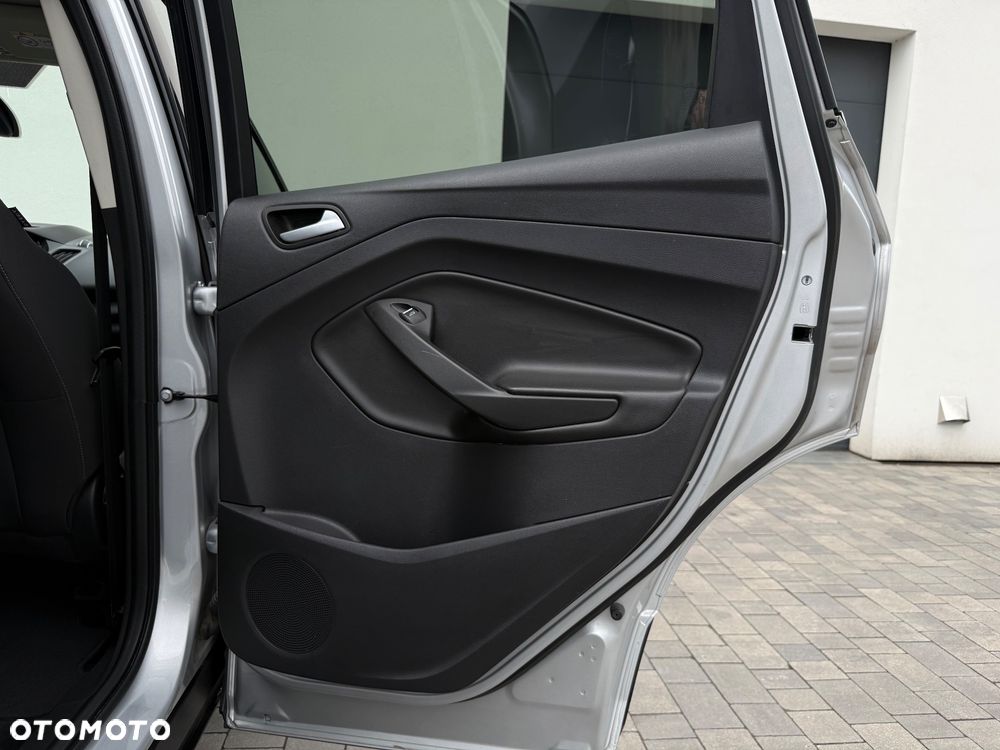 Ford Kuga 1.5 EcoBoost 2x4 Cool & Connect - 32