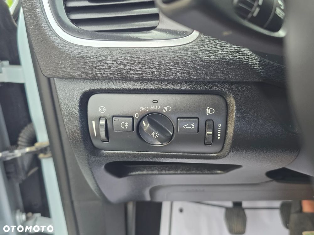 Volvo V40 D2 Summum - 28