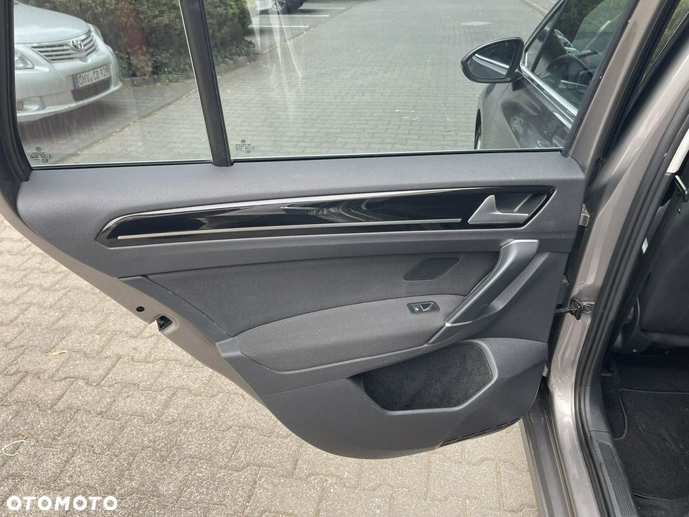 Volkswagen Golf Sportsvan - 20