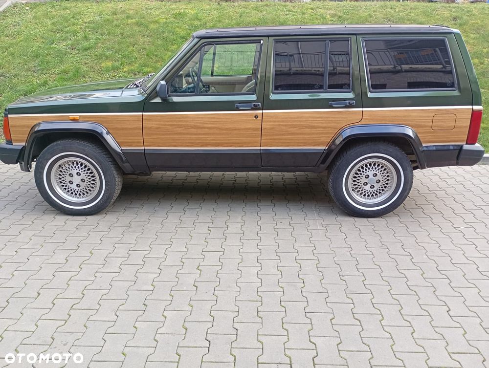 Jeep Cherokee - 1