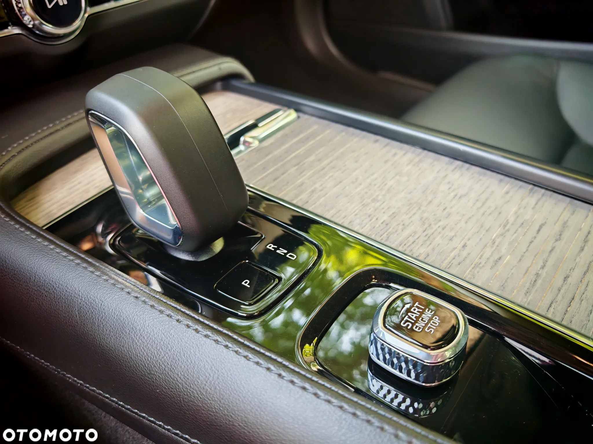 Volvo S90 T6 AWD Geartronic Momentum Pro - 29