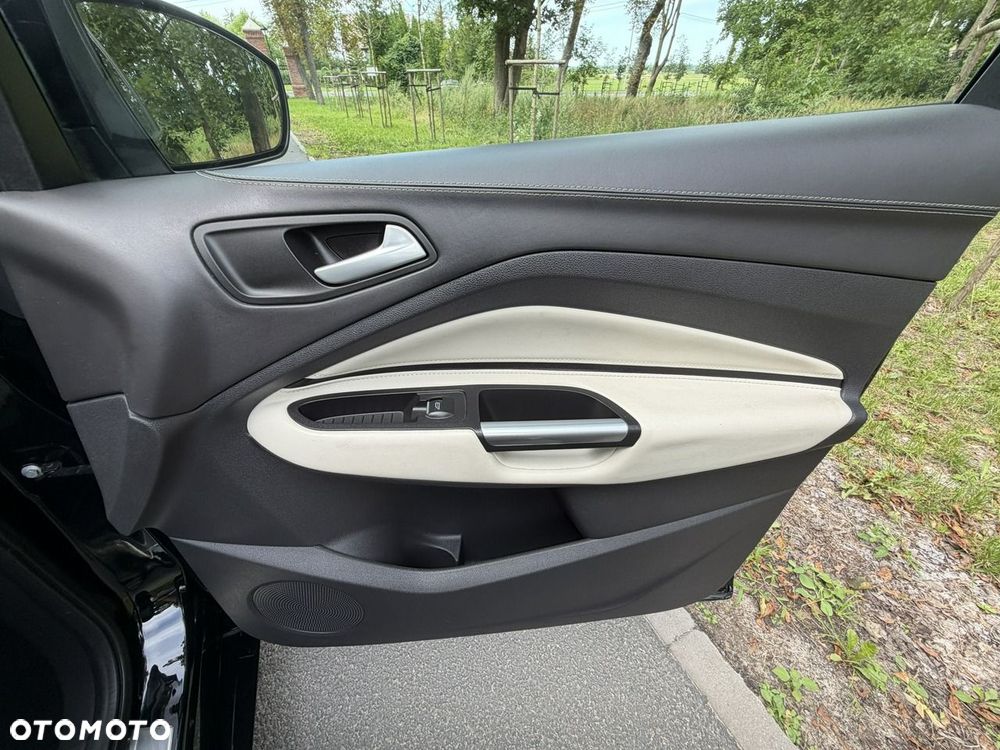 Ford Kuga - 34