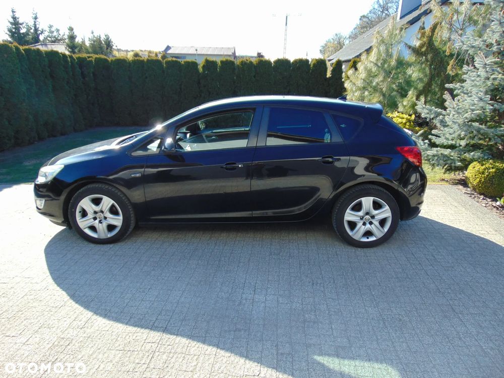 Opel Astra 1.6 Turbo - 8
