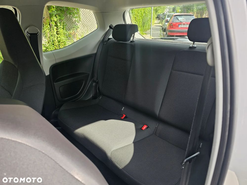 Volkswagen up! Standard - 13