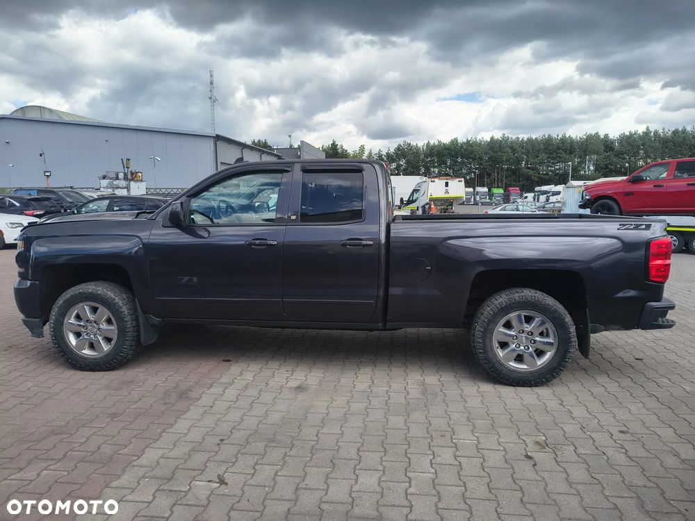 Chevrolet Silverado - 1