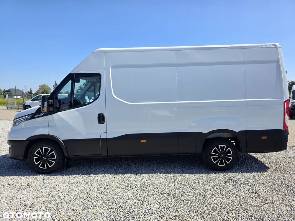 Iveco IVECO 35S18 3.0 HPI 180 KONNY ŚREDNI AUTOMAT KLIMA ALUFELGI LED NAVIGACJA - 2