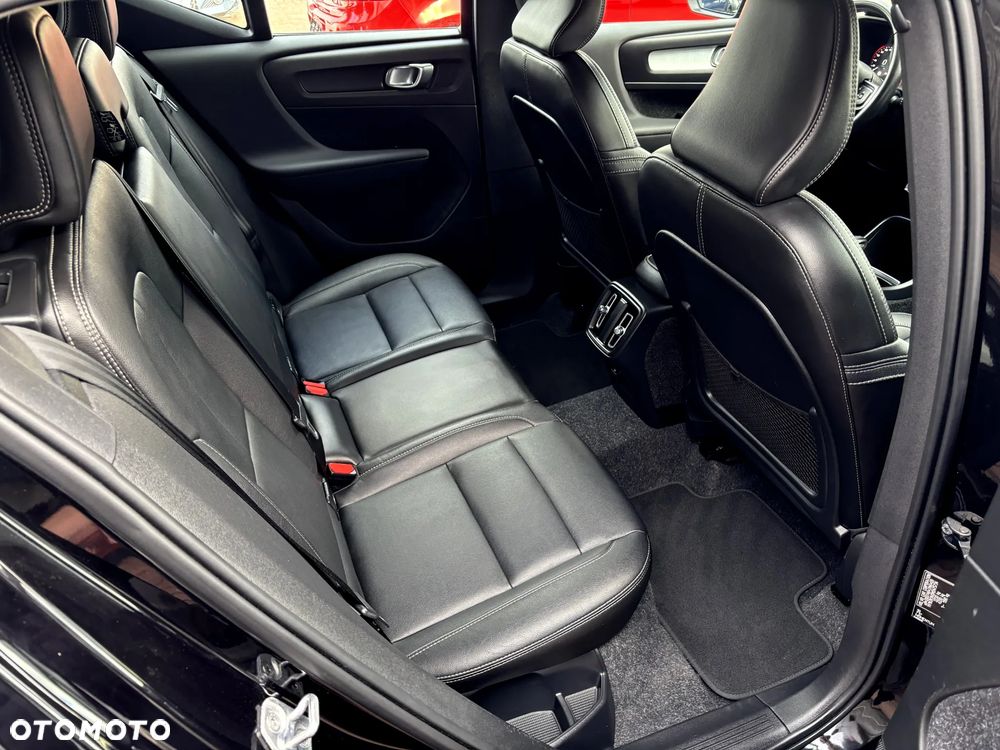 Volvo XC 40 B4 B Geartronic Momentum Pro - 18