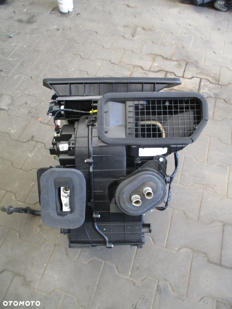 DACIA SANDERO STEPWAY III nagrzdewnica dmuchawa 272705961R - 3