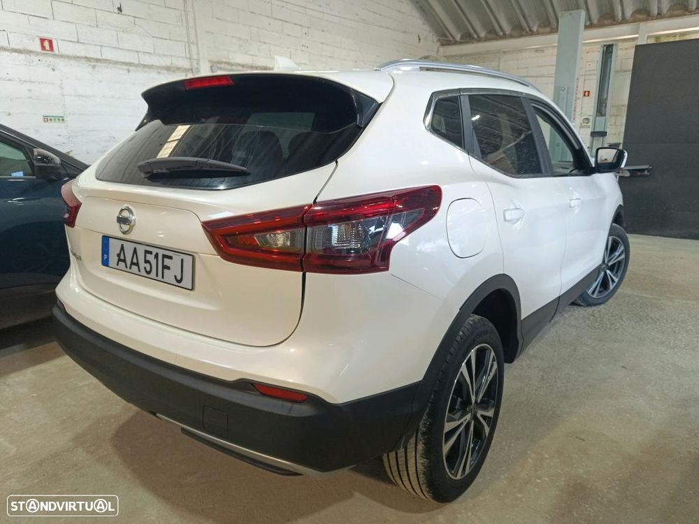 Nissan Qashqai 1.5 dCi N-Connecta J18 - 4