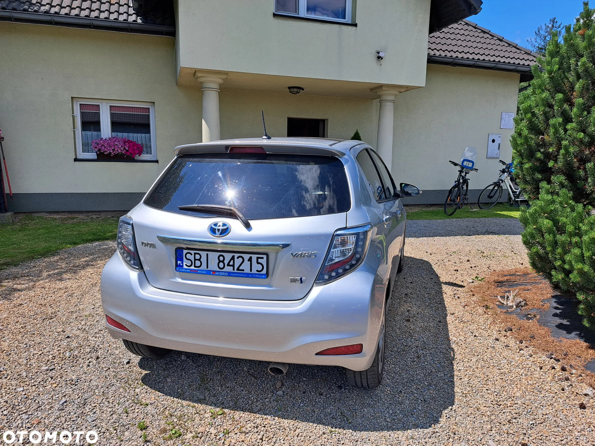 Toyota Yaris Hybrid 100 Sol - 12
