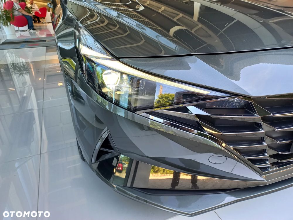 Hyundai Elantra 1.6 Smart CVT - 35