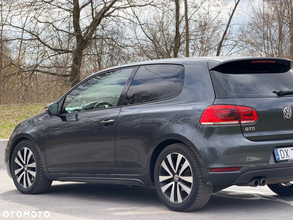 Volkswagen Golf - 11