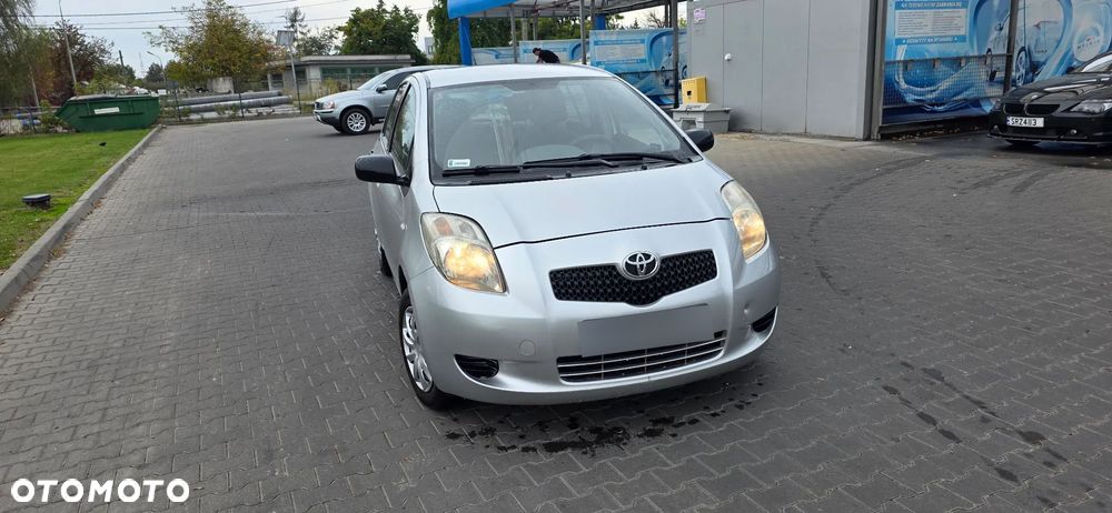 Toyota Yaris - 2