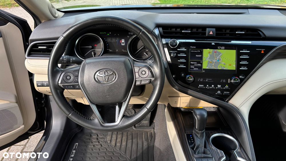Toyota Camry 2.5 Hybrid Executive CVT - 13