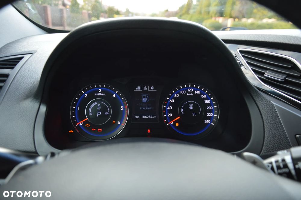 Hyundai i40 Kombi blue 1.7 CRDi DCT Premium - 23