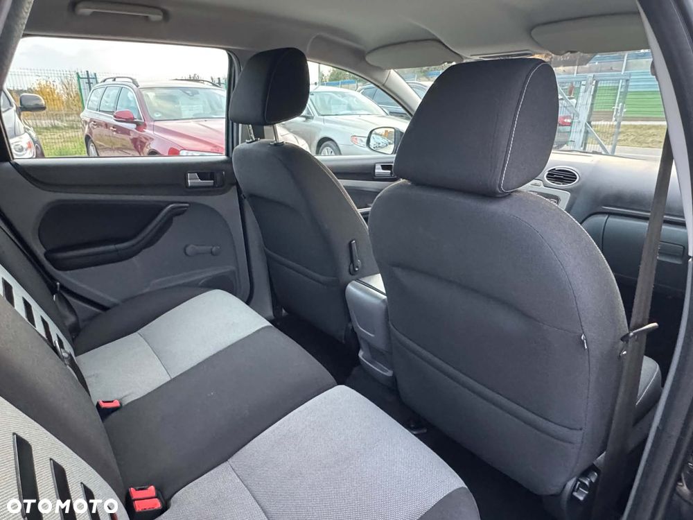 Ford Focus - 28