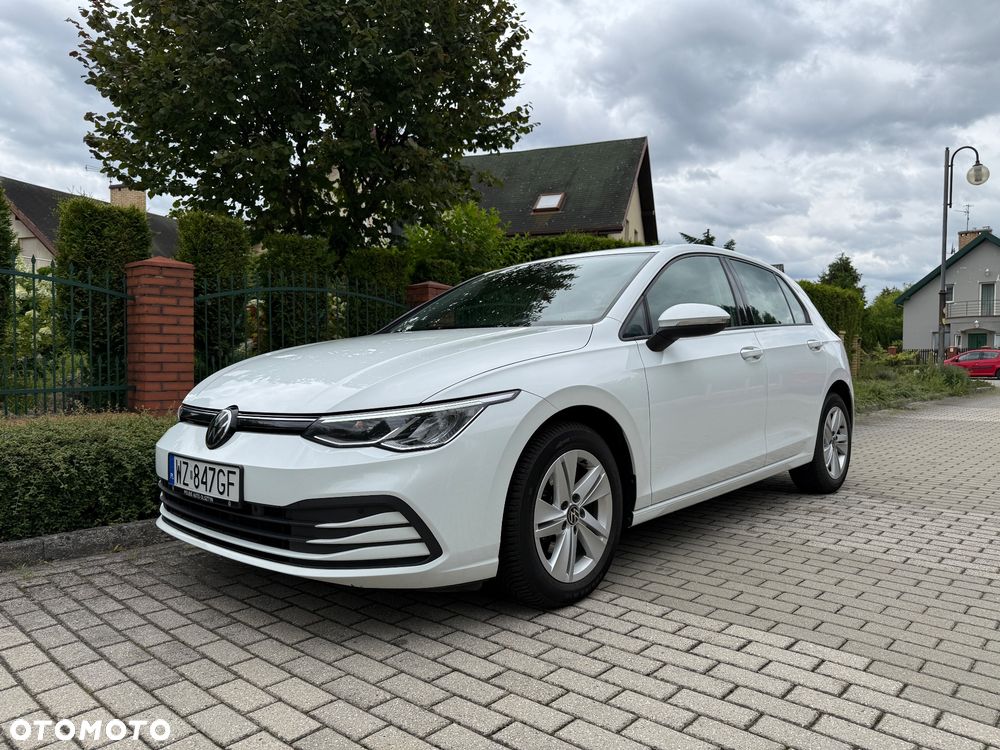 Volkswagen Golf 1.0 eTSI Life DSG - 1