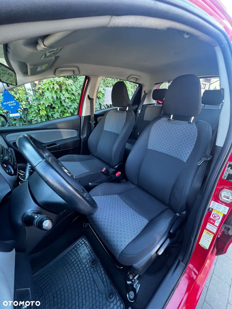 Toyota Yaris - 4