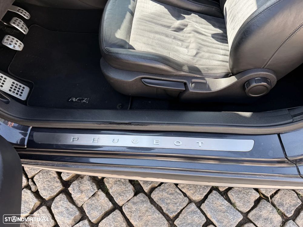 Peugeot RCZ 1.6 200 THP Red Carbon - 44