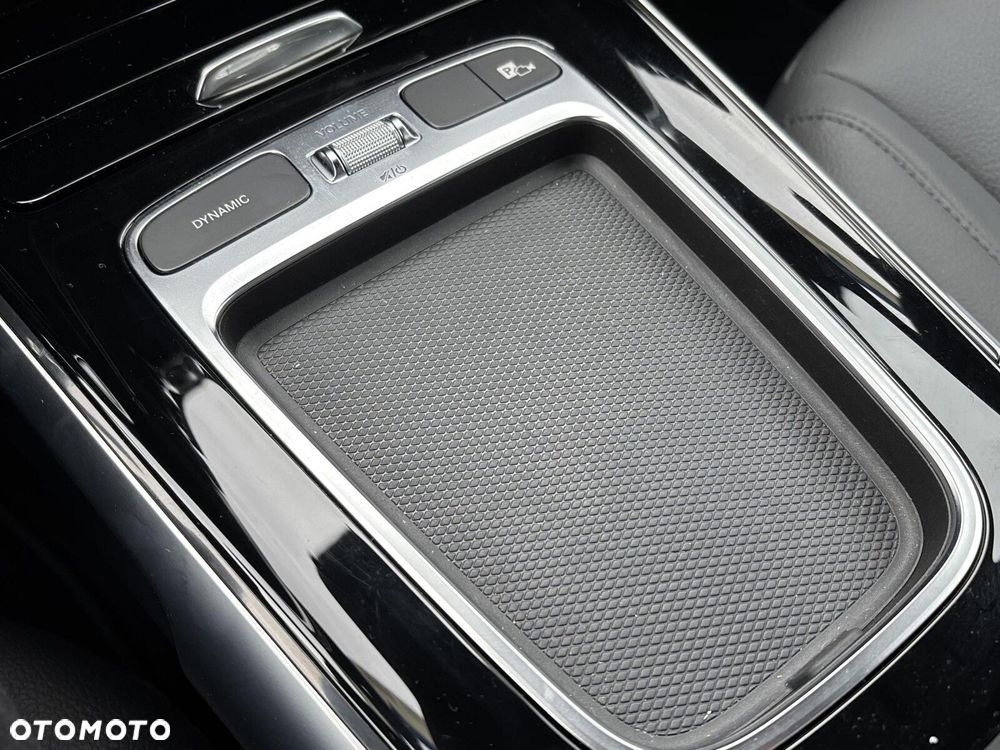 Mercedes-Benz GLB 200 Progressive 7G-DCT - 25