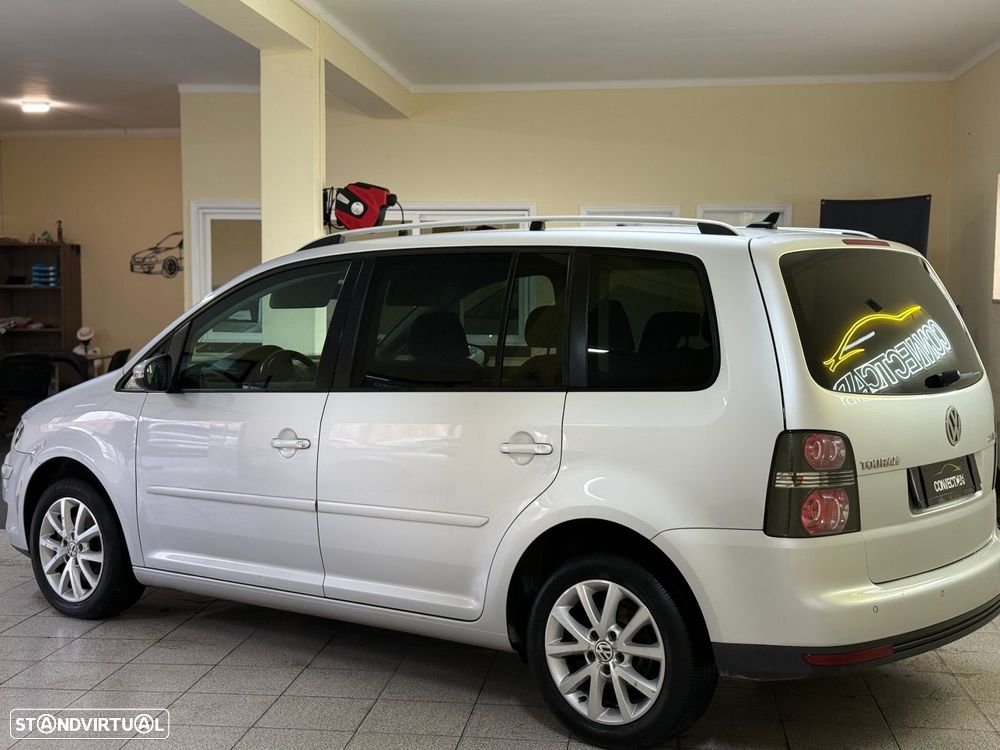 VW Touran 2.0 TDI Highline 7L - 9