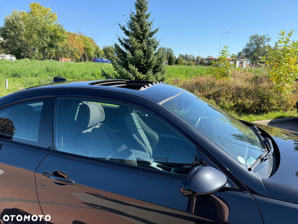 BMW Seria 3 320i - 25