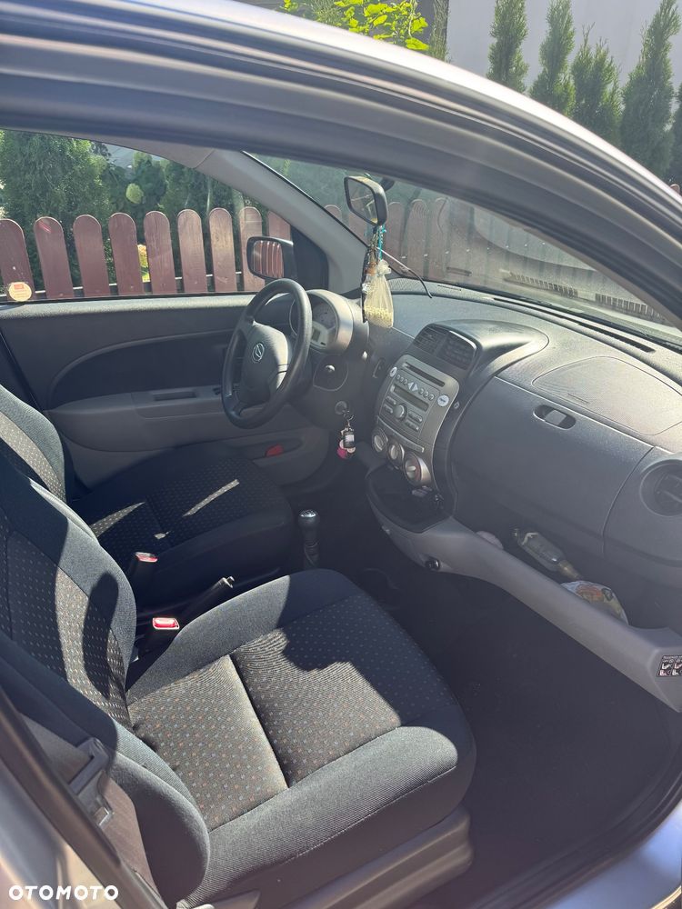 Daihatsu Sirion 1.3 - 6