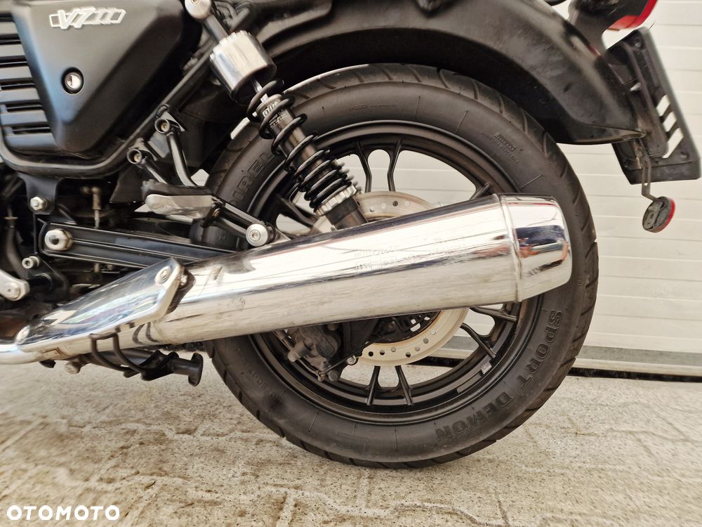 Moto Guzzi V7 - 17