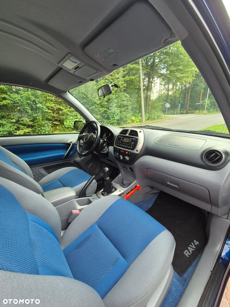 Toyota RAV4 - 7