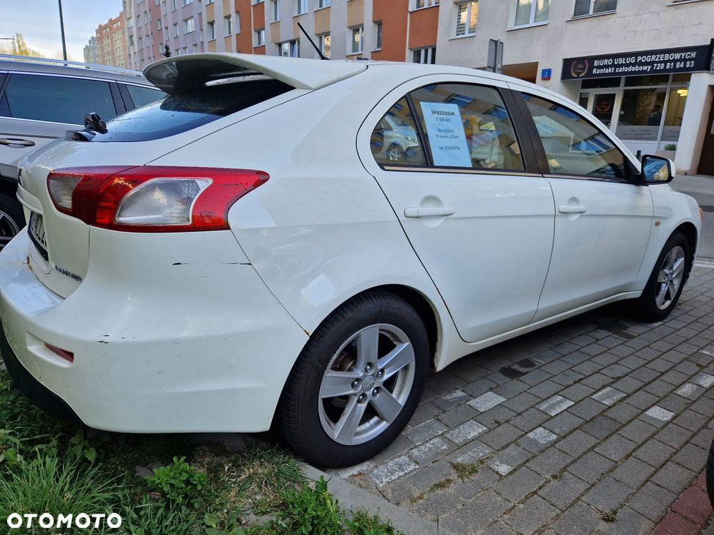 Mitsubishi Lancer 1.8 Invite - 4