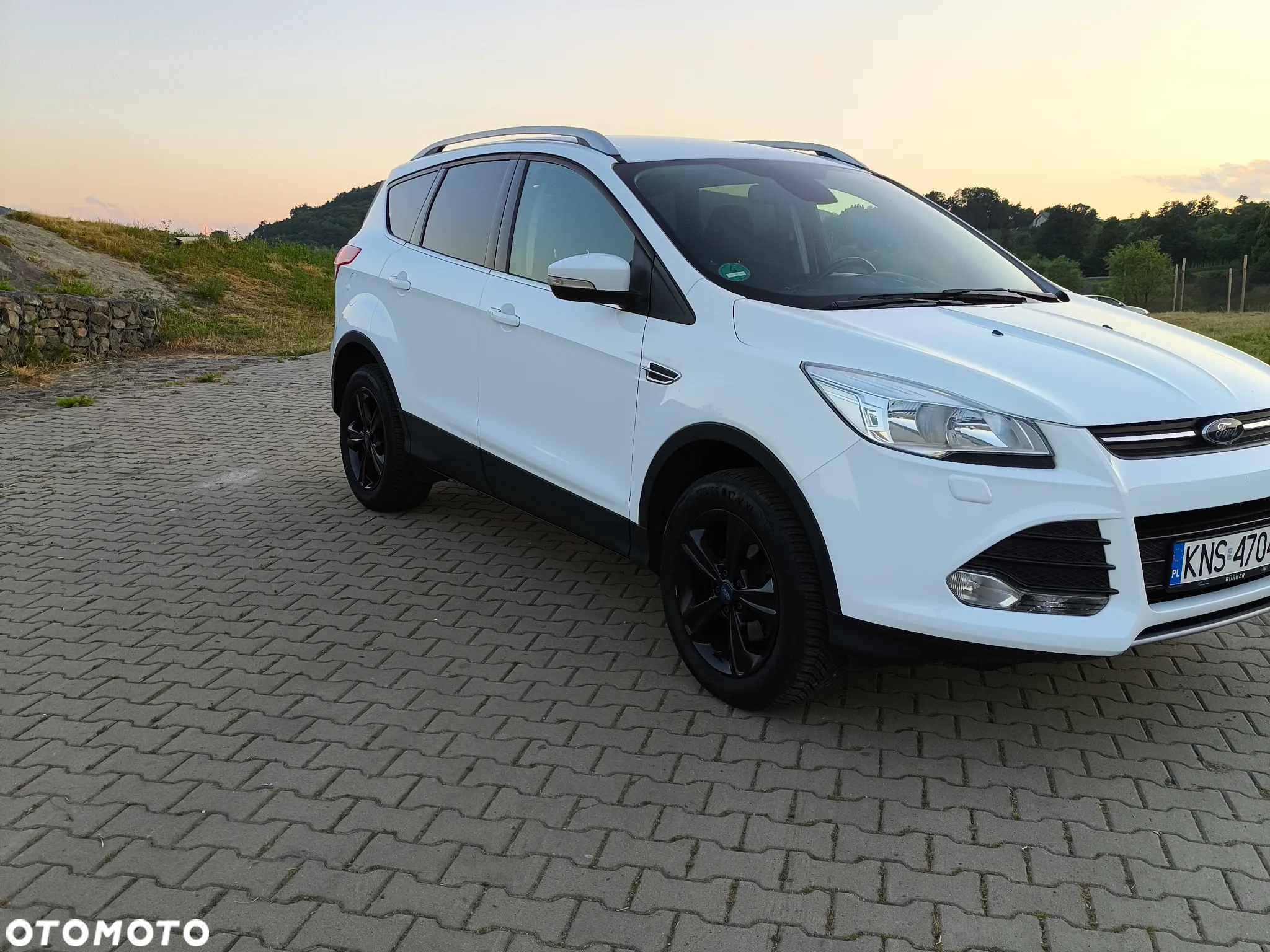 Ford Kuga 1.5 EcoBoost 2x4 Black & Silver - 2