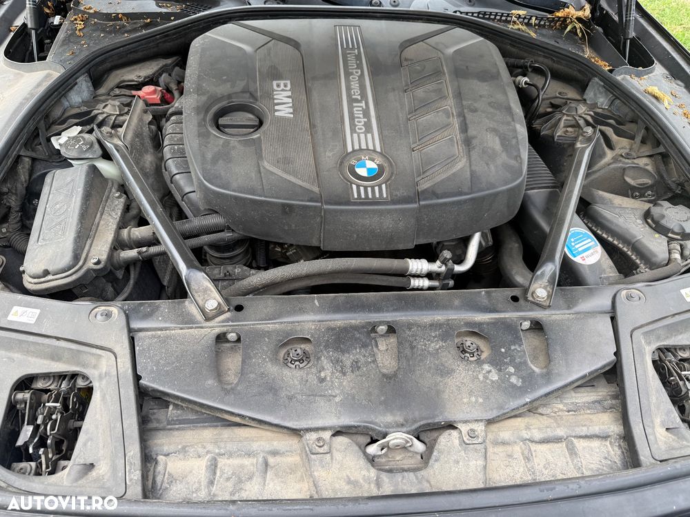 BMW Seria 5 520d xDrive - 12