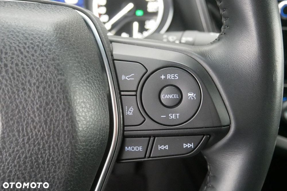 Toyota Camry 2.5 Hybrid Comfort CVT - 24