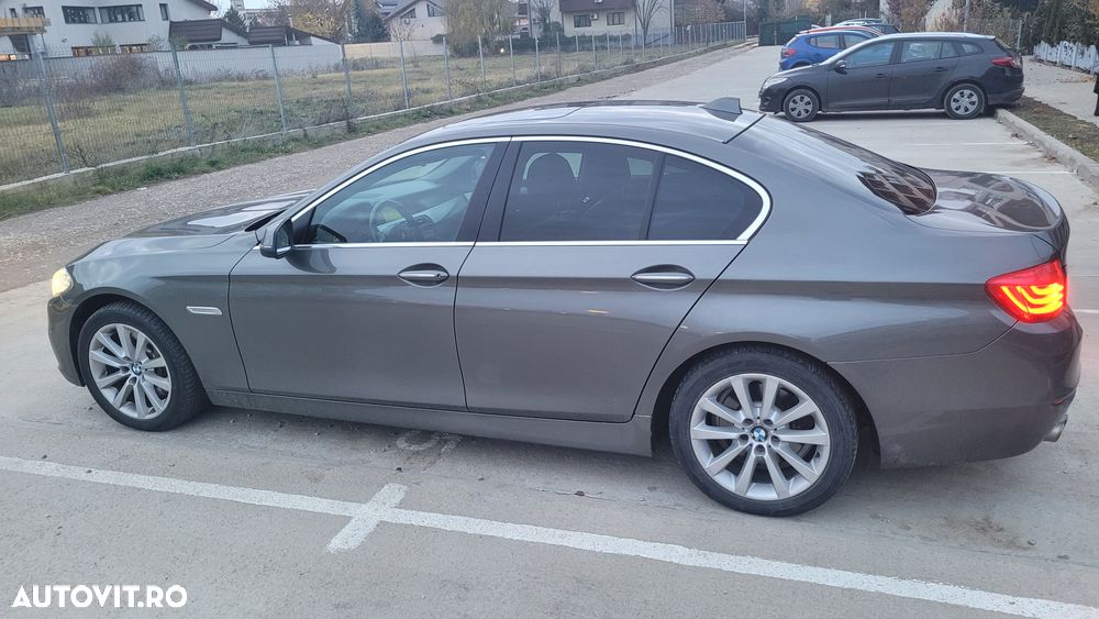 BMW Seria 5 528i xDrive AT - 28