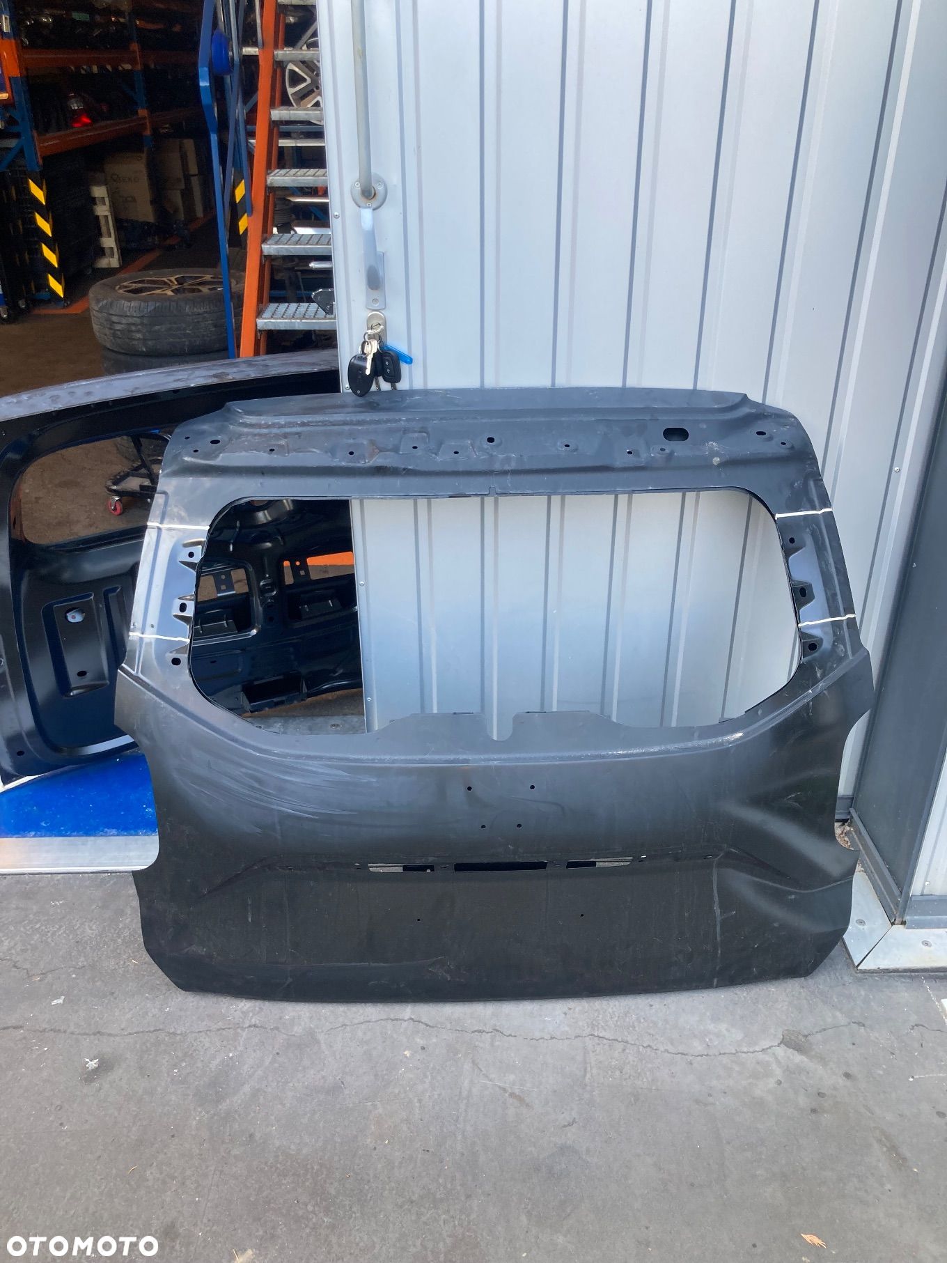 DACIA DUSTER II 2 lift 22r-> Nowa oryginalna KLAPA TYLNA TYŁ BAGAŻNIKA pokrywa NOWA ORYGINAŁ Wwa - 1