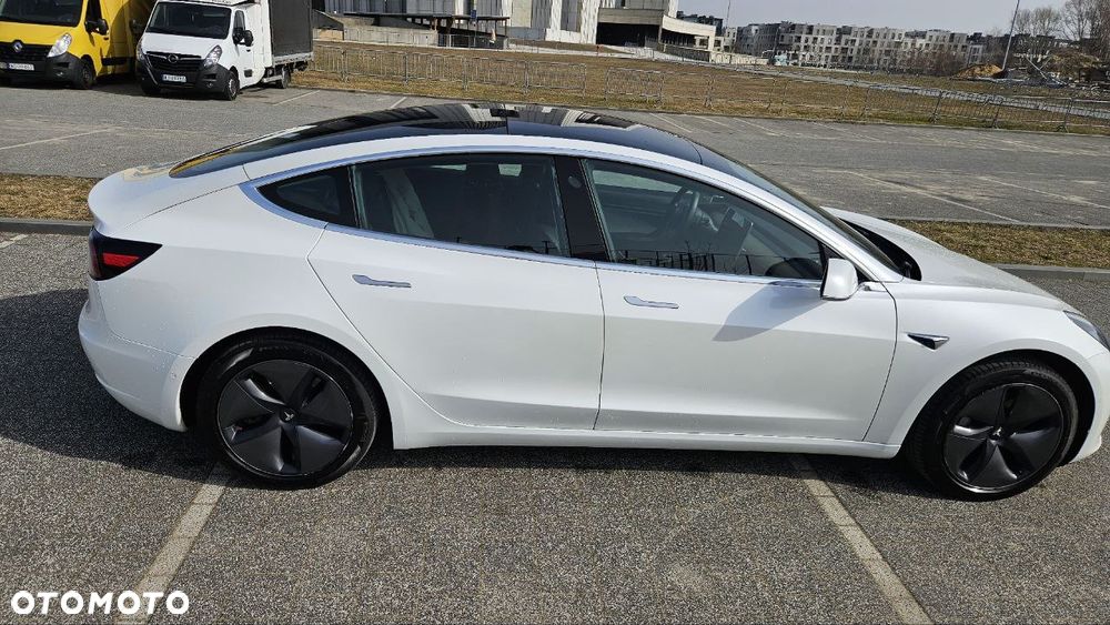 Tesla Model 3 Standard Reichweite Plus Hinterradantrieb - 22