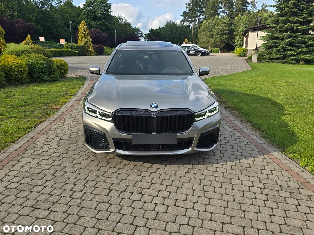 BMW Seria 7 750i xDrive sport - 3