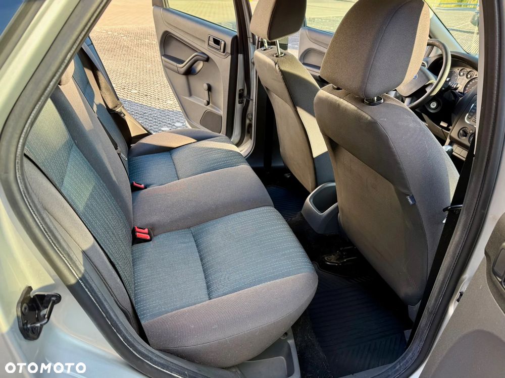 Ford Focus 1.6 Amber X - 14