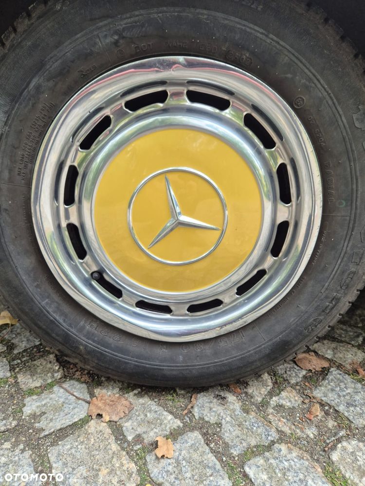 Mercedes-Benz W123 - 12