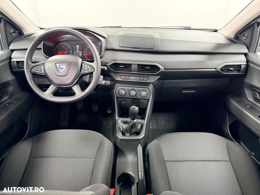 Dacia Logan TCe 90 Essential - 10
