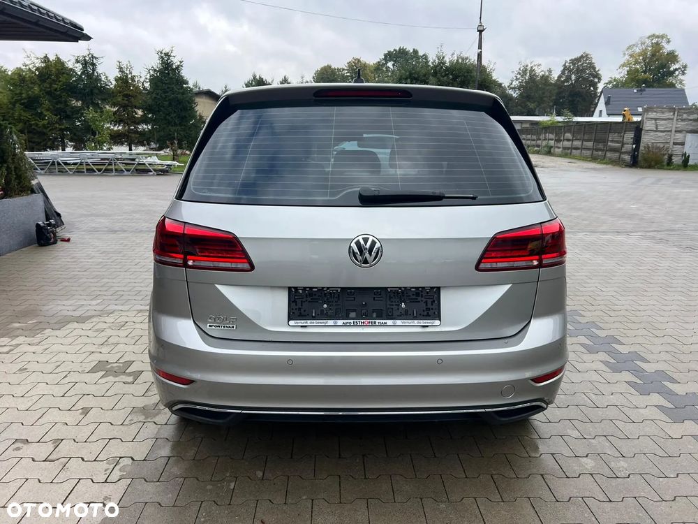 Volkswagen Golf Sportsvan VII SV 1.0 TSI Comfortline - 4