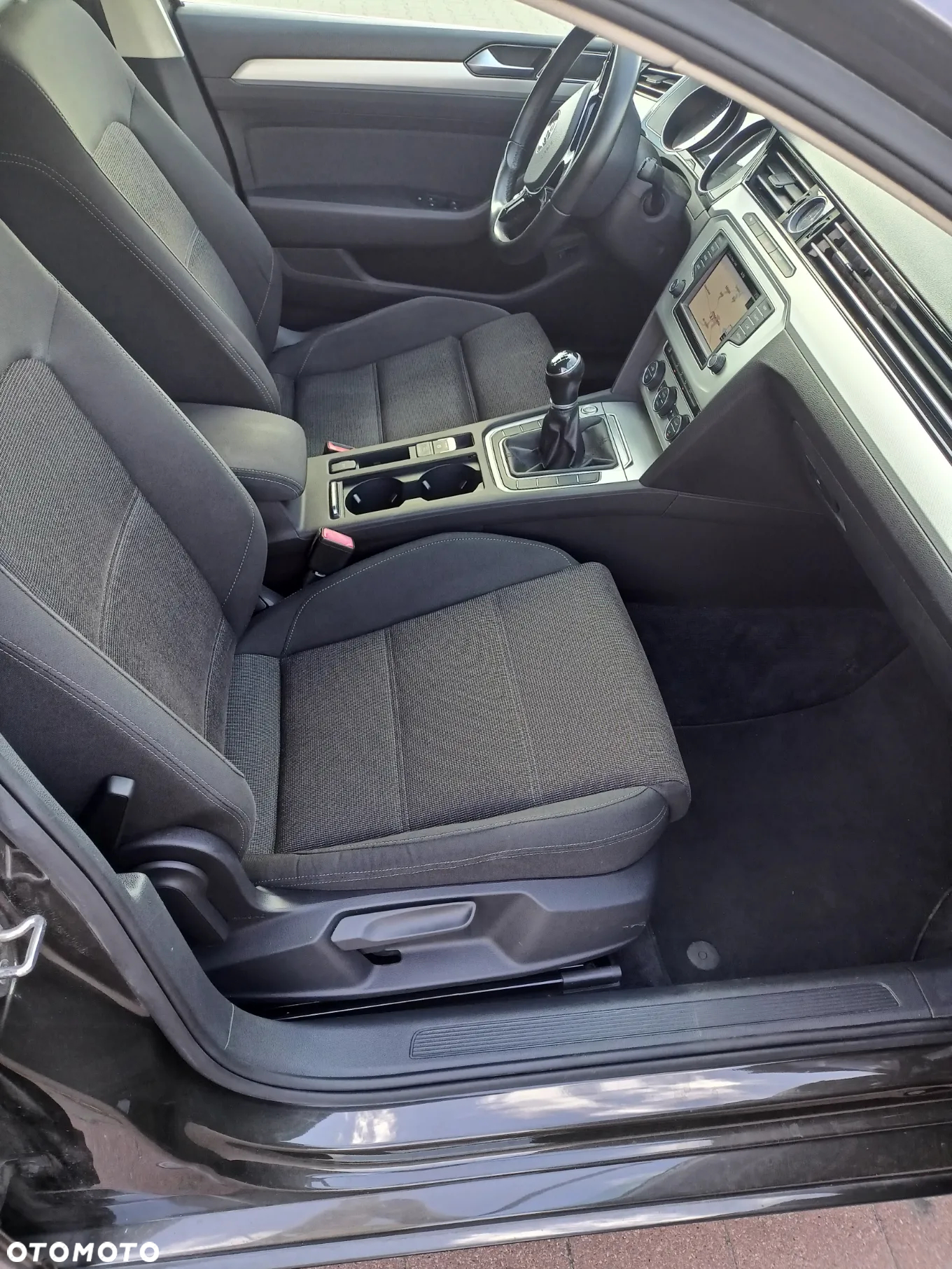 Volkswagen Passat Variant 2.0 TDI (BlueMotion Technology) Comfortline - 11