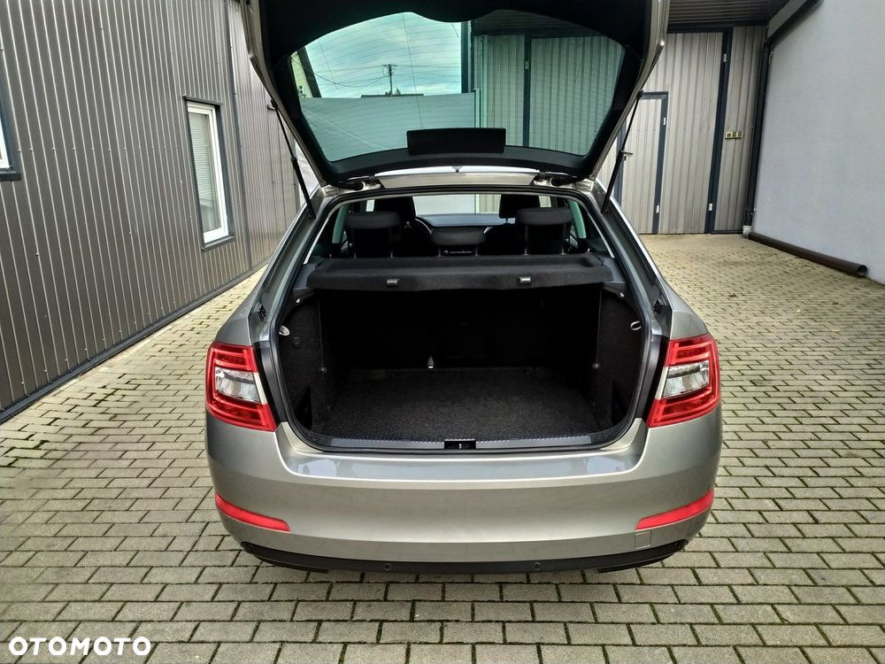 Skoda Octavia 1.4 TSI Edition DSG - 25