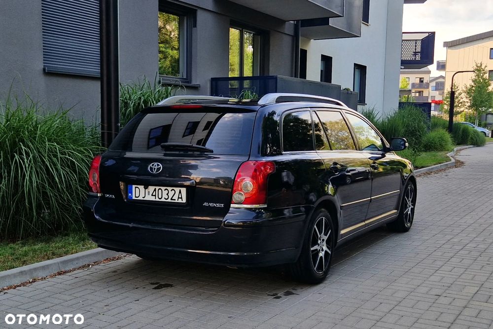 Toyota Avensis 1.8 VVT-i - 4