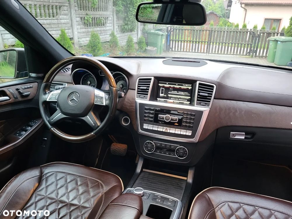 Mercedes-Benz ML - 10