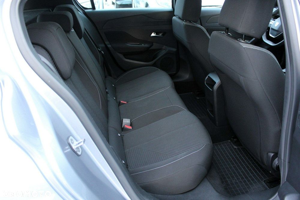 Peugeot 308 1.6 Hybrid PHEV Active Pack EAT8 - 9