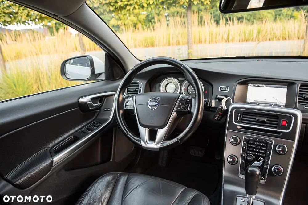Volvo V60 D3 Geartronic Summum - 26